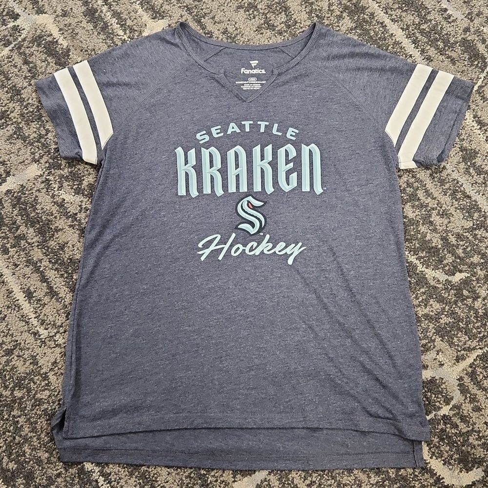 Seattle Kraken Hockey T-shirt L